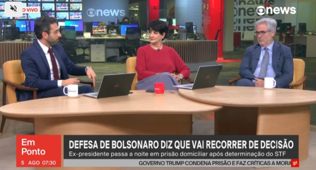 Foto Renato Stanziola Vieira participou do jornal “Em Ponto”, da GloboNews, em que analisou a decisão, do Ministro Alexandre de Moraes, que determinou a prisão domiciliar do ex-presidente da República Jair Bolsonaro.  Segundo ele, “o ministro Alexandre de Moraes se equivocou, seja no momento em que tratou de uma medida cautelar, que não é autônoma como se ela fosse, seja na medida em que ele delimitou, ao meu ver, excessivamente o contato e o exercício de comunicação”.  Clique e confira a íntegra da entrevista.